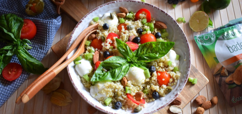 Salata od quinoe lagan je i hranjiv obrok koji organizam opskrbljuje potrebnim makronutrijentima!